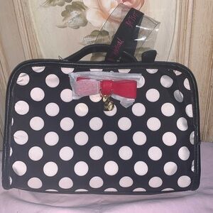 Betsy Johnson, Carrie case with extra bags inside